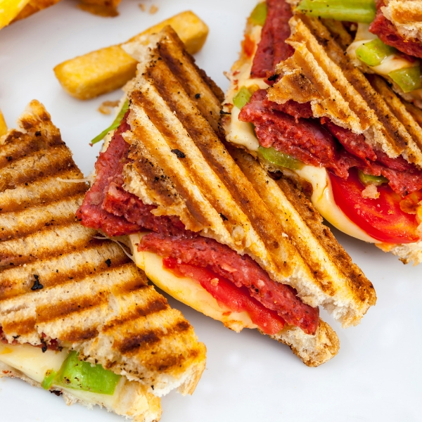 Sucuklu Tost